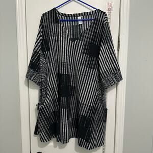 Flutter, Kiki, boutique, oversize printed tunic pockets, plus size 2X